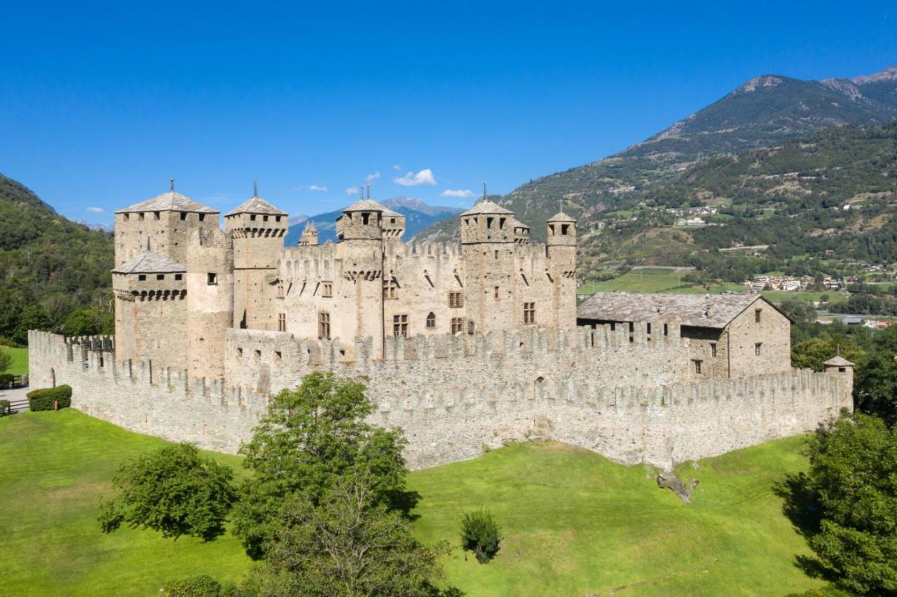 La Lupa Apartment - In The Heart Of Aosta With Car Box Luaran gambar